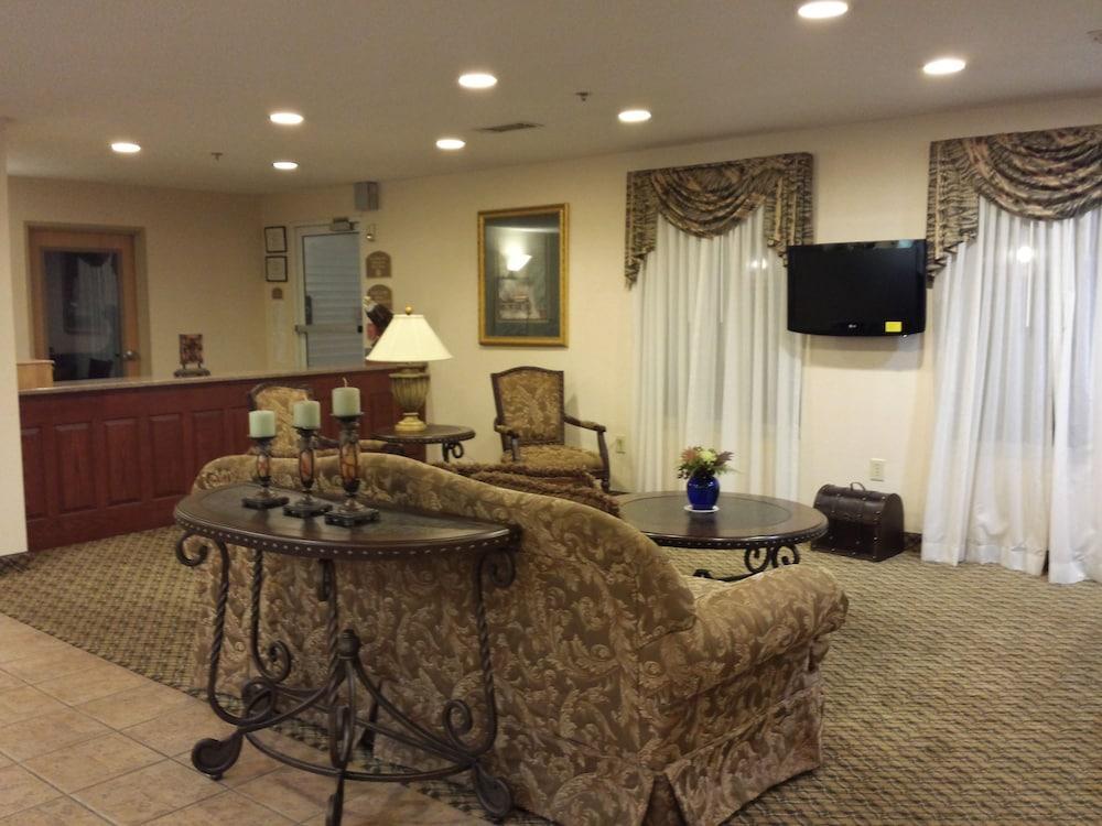 ホテル Clarion Pointe-Dillard Near Blue Ridge Mountains エクステリア 写真