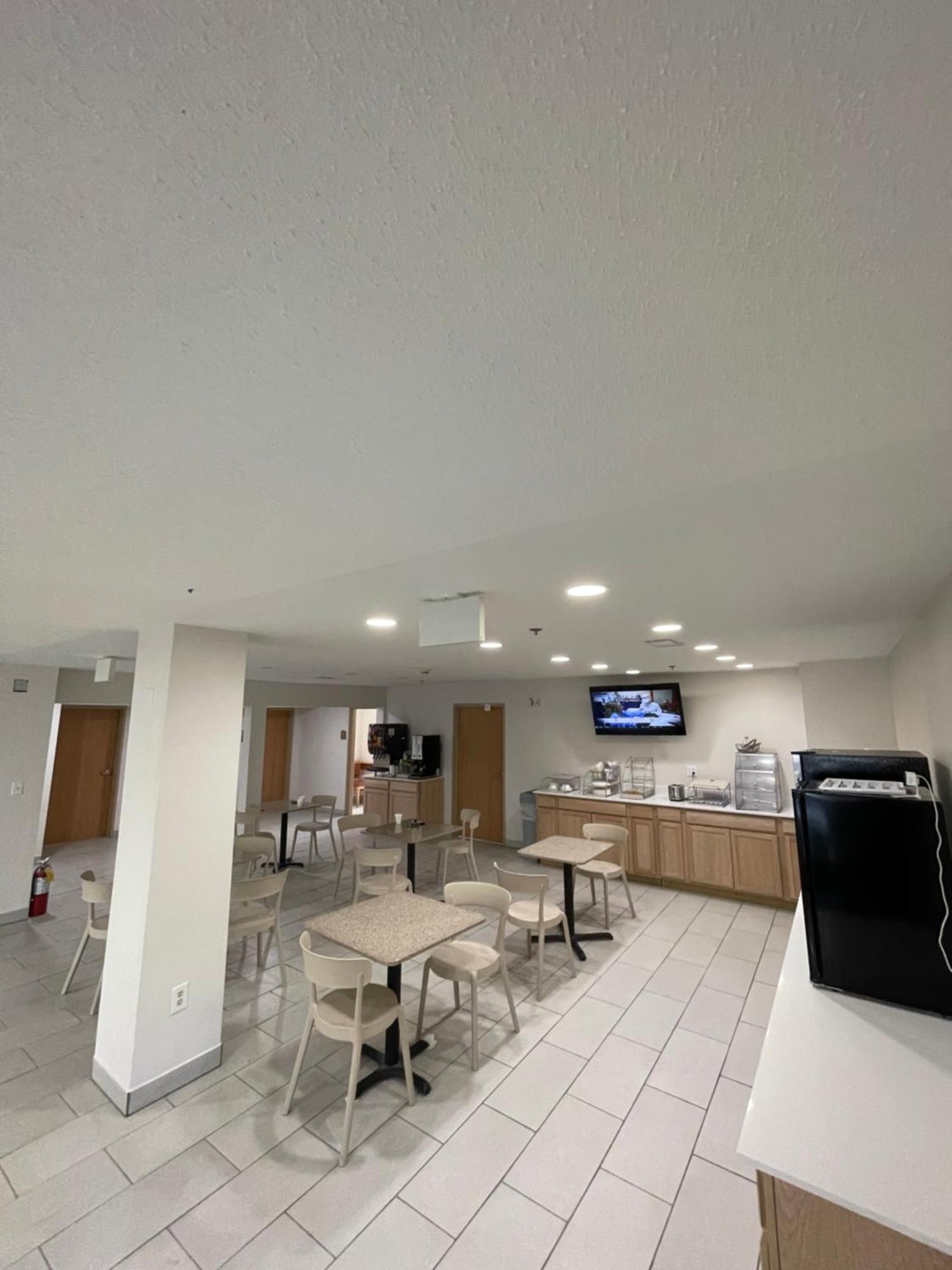 ホテル Clarion Pointe-Dillard Near Blue Ridge Mountains エクステリア 写真