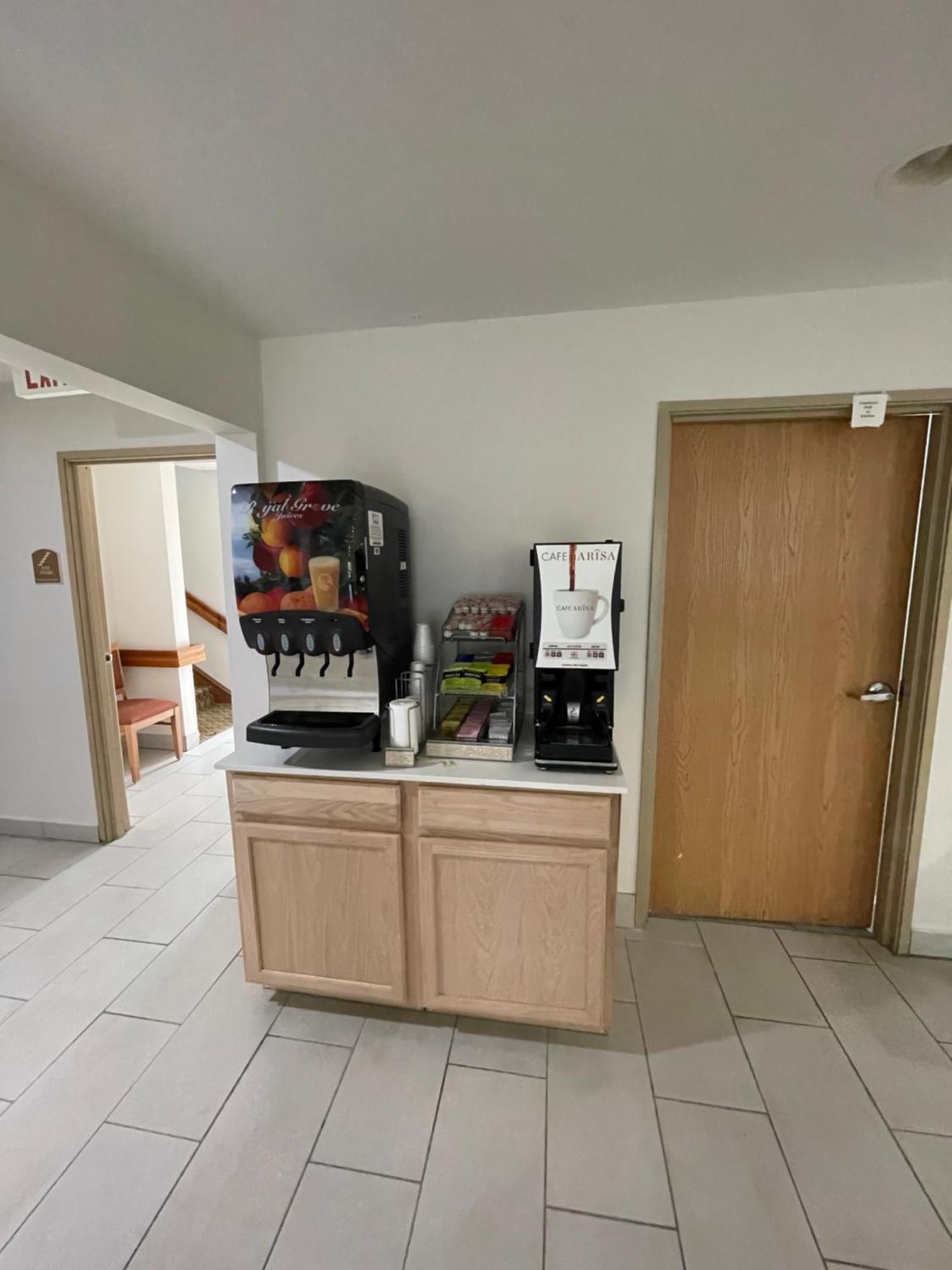 ホテル Clarion Pointe-Dillard Near Blue Ridge Mountains エクステリア 写真