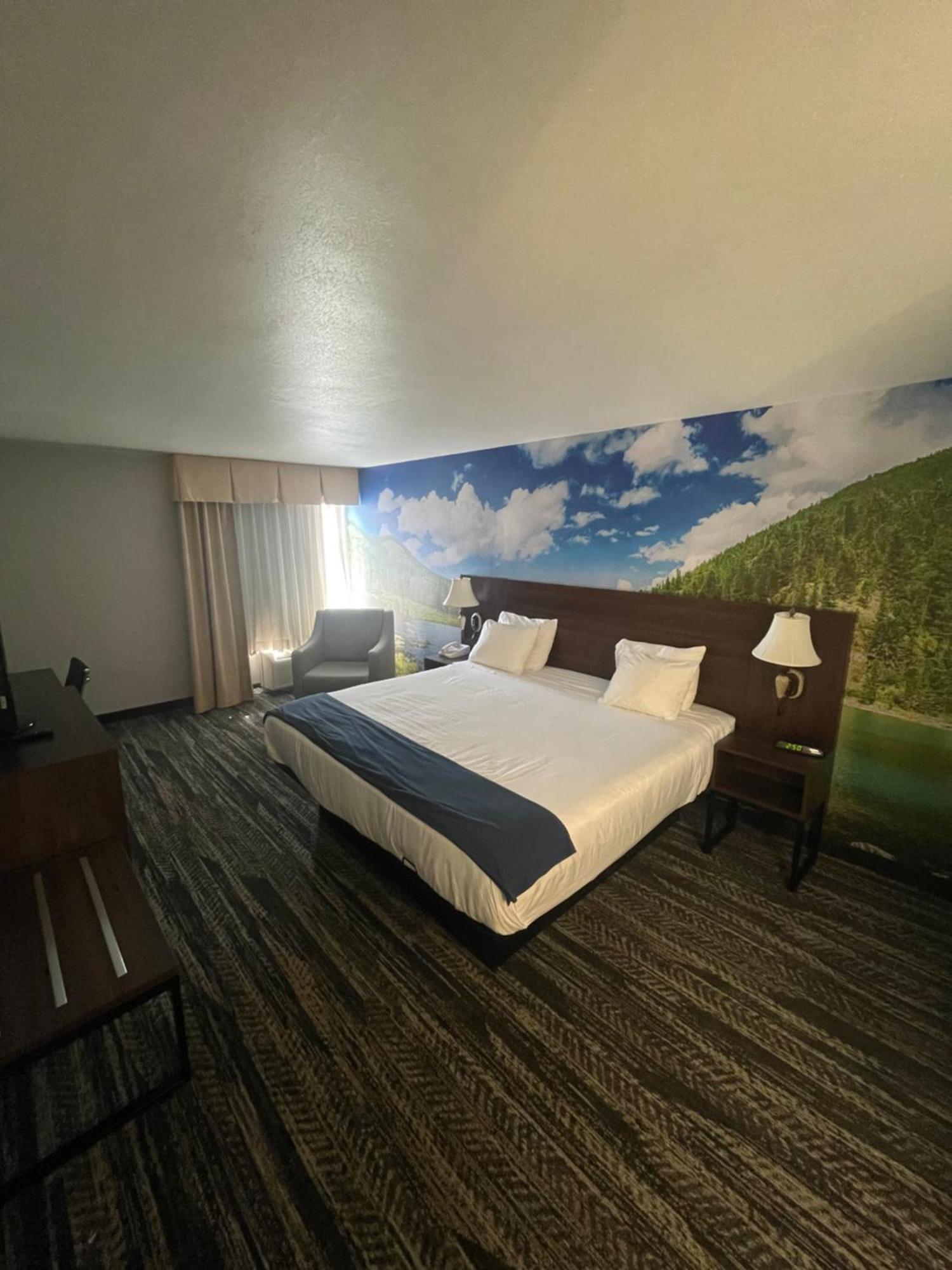 ホテル Clarion Pointe-Dillard Near Blue Ridge Mountains エクステリア 写真