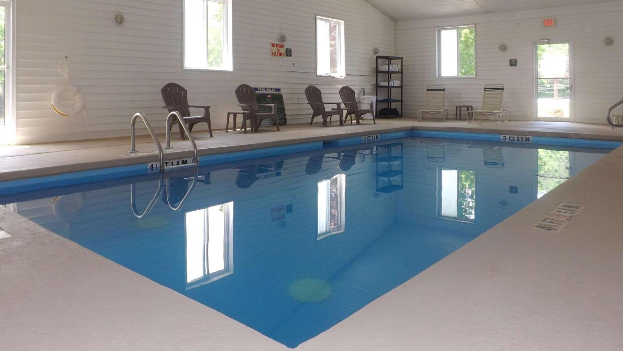 ホテル Clarion Pointe-Dillard Near Blue Ridge Mountains エクステリア 写真